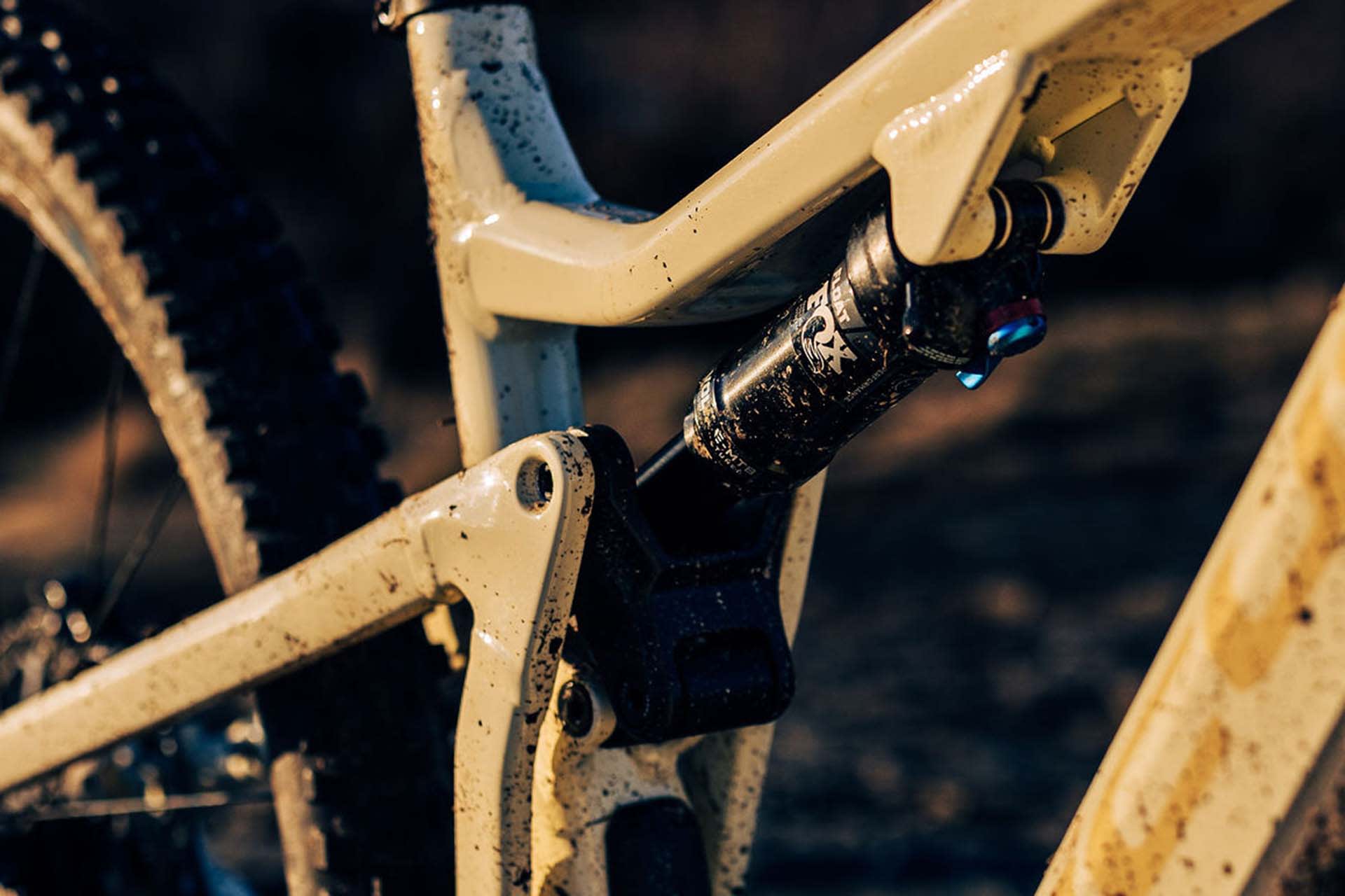 FOCUS THRON² mit ausgewogen-sportlicher Trail-Geometrie.