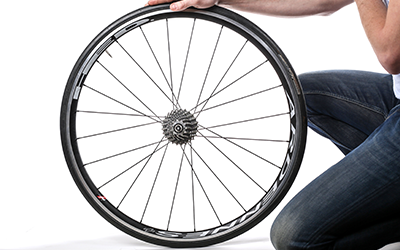 Remove the wheel Remove the wheel