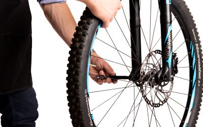 Verwijder het wiel uit de fiets