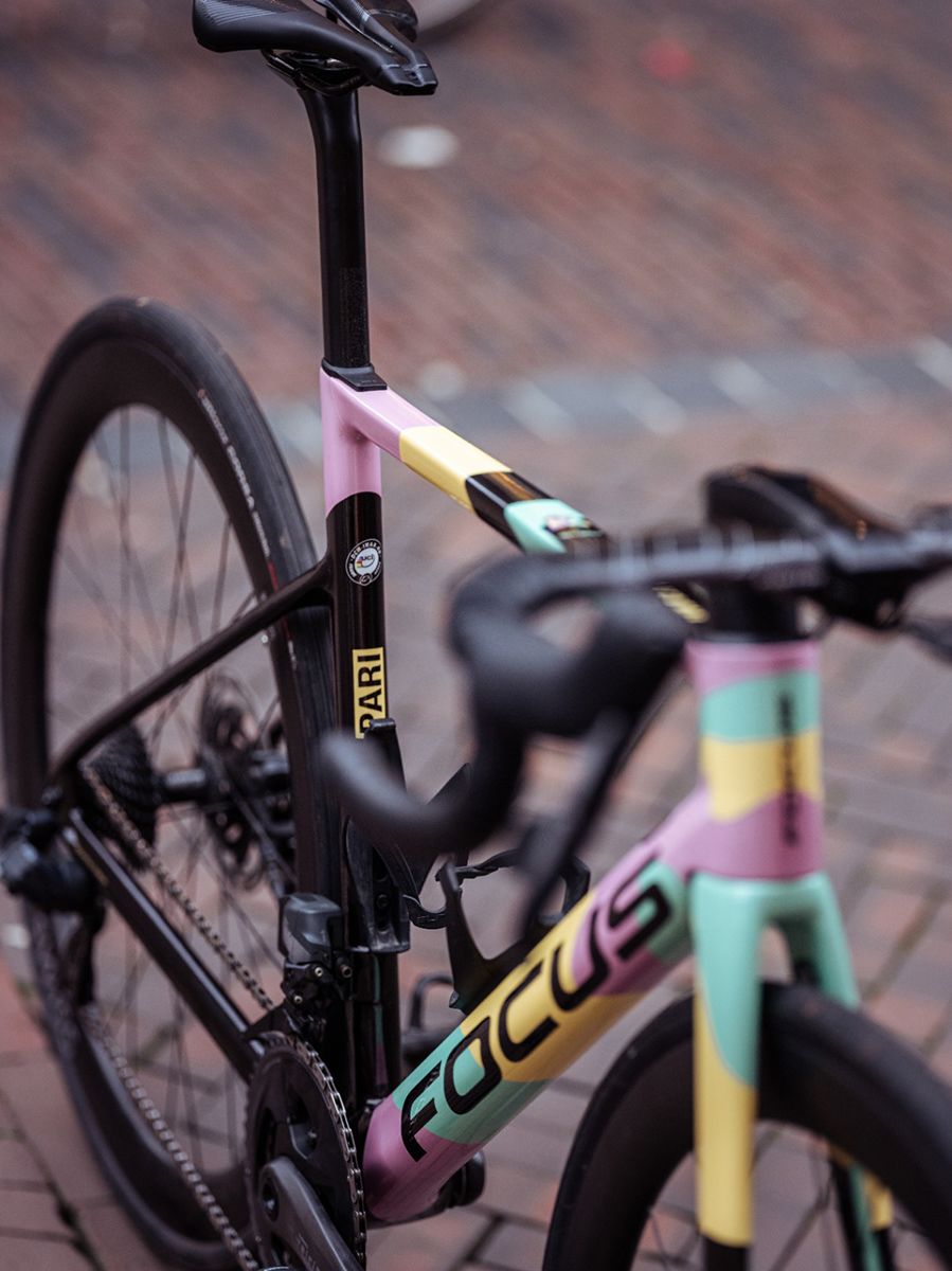 Win an IZALCO MAX PARI Edition