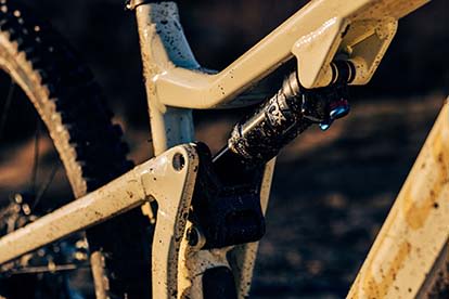 FOCUS THRON² mit ausgewogen-sportlicher Trail-Geometrie.