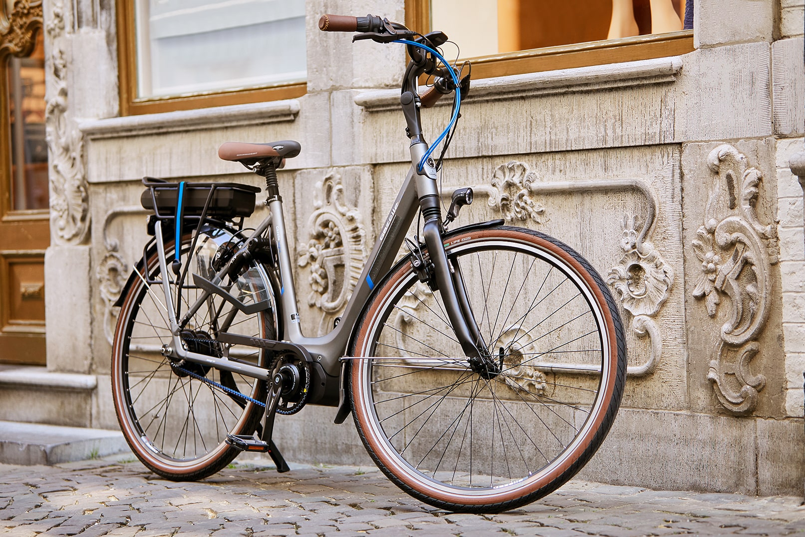 Gazelle e-bike | London bike tours | Orange C330
