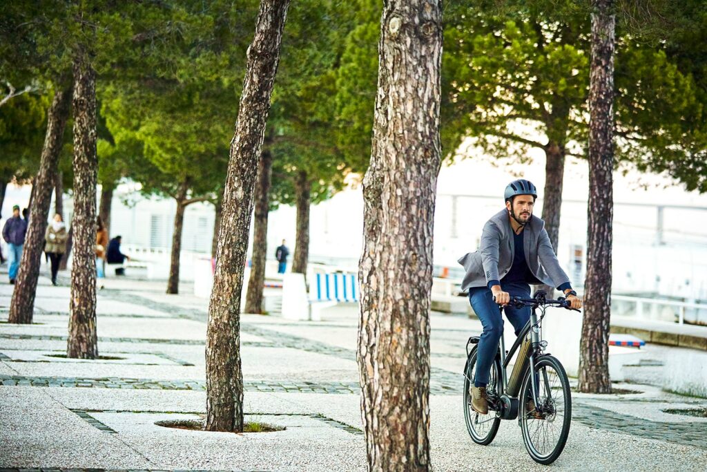 Man on a bicycle | CityZen T10