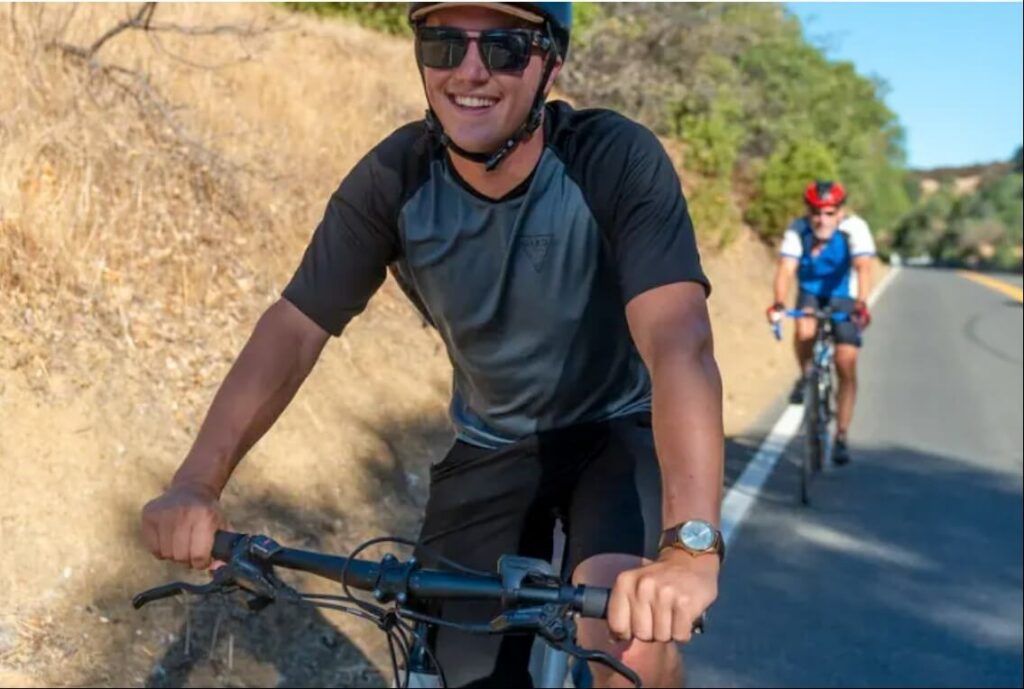 Gazelle in the Golden State | People cycling