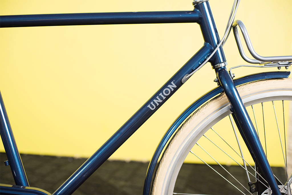 Lichte stadsfiets van Union met aluminium frame wat weegt een fiets