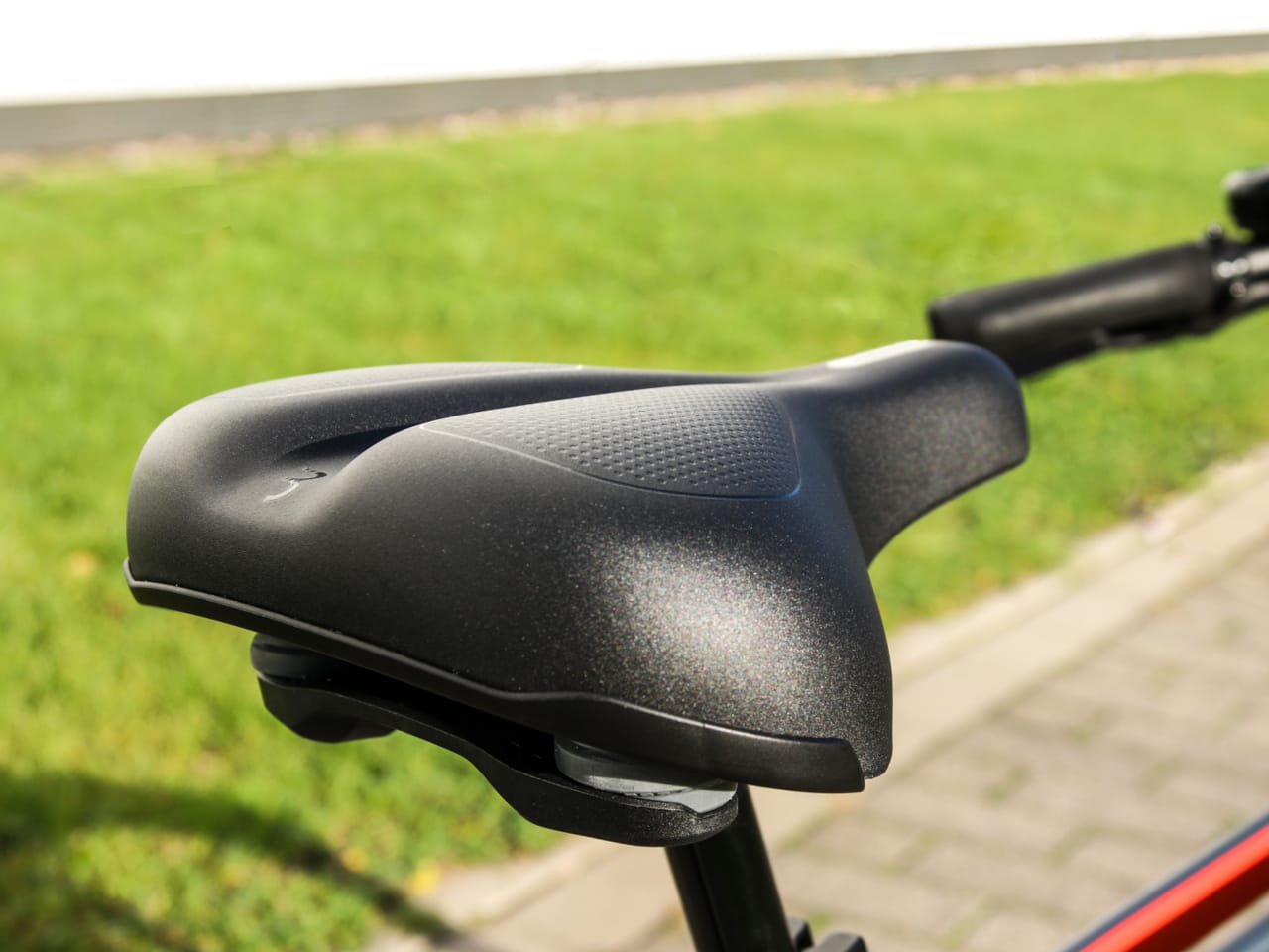 Upright bike clearance saddle